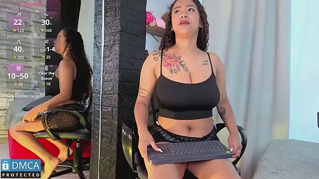 sandra rey  online show from 8, 6, 2026