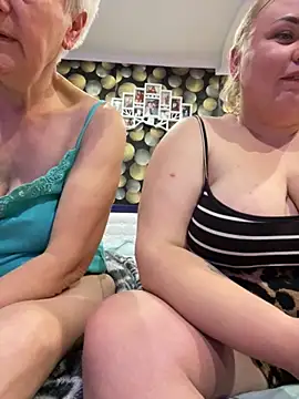 Snapshot of Mommy-girl-Lola chatting on 15, 3, 2026 Mommy-girl-Lola online show from 15, 3, 2026