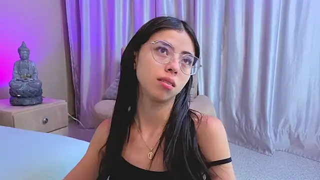 Mia Naive online show from 28, 4, 2026