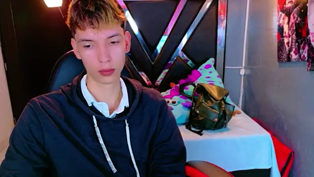 Liam Green1 online show from 23, 2, 2026