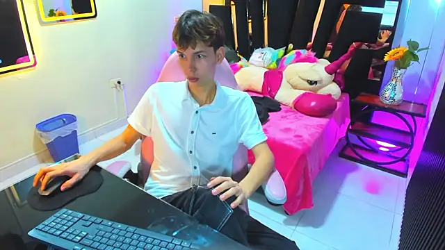 Liam Green1 online show from 10, 3, 2026