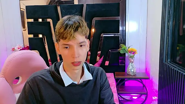 Liam Green1 online show from 13, 3, 2026