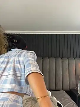 Nanda vixen  online show from 22, 4, 2026