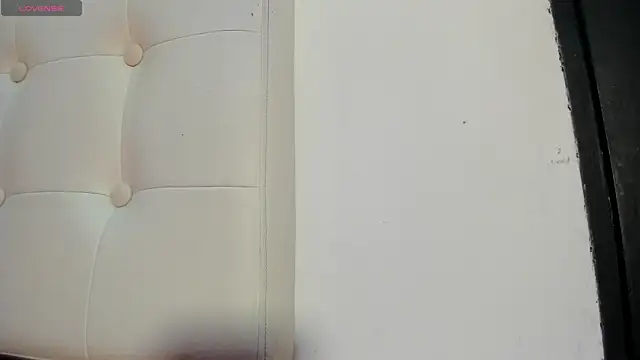 MiaEvans0 online show from 20, 4, 2026