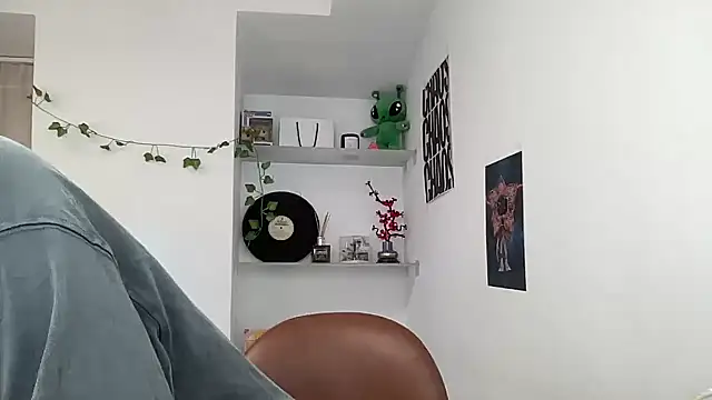 Snapshot of YourMilkyGuy chatting on 1, 7, 2026 YourMilkyGuy online show from 1, 7, 2026