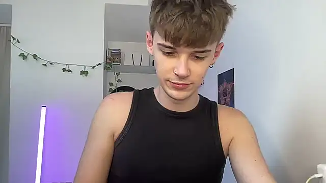 Snapshot of YourMilkyGuy chatting on 7, 7, 2026 YourMilkyGuy online show from 7, 7, 2026