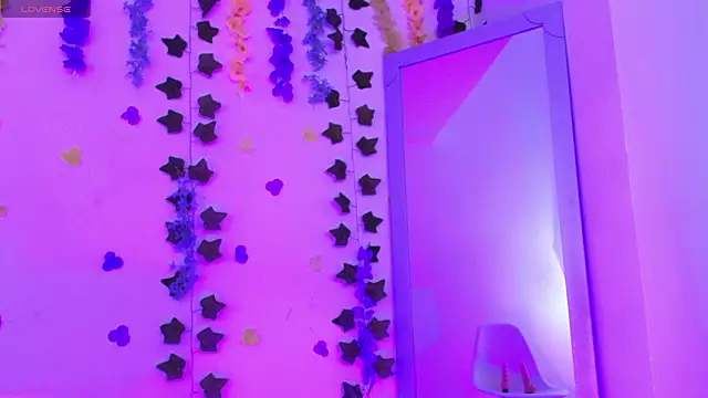 Ariana Castillo   online show from 25, 2, 2026