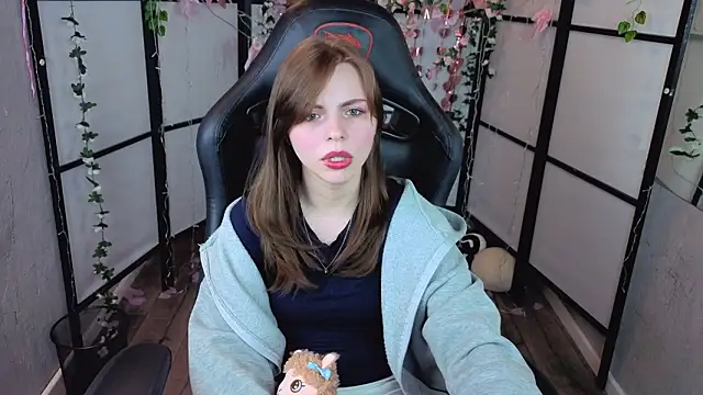 LesleySky online show from 5, 3, 2026