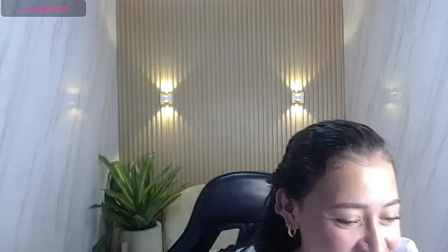 lili mint tf online show from 25, 4, 2026