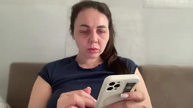 Darsy Rox online show from 19, 4, 2026