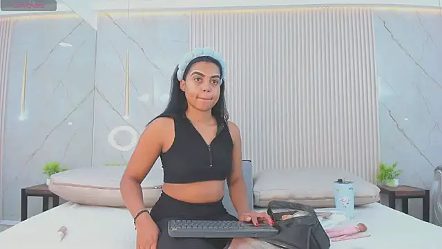 eva lain online show from 22, 4, 2026