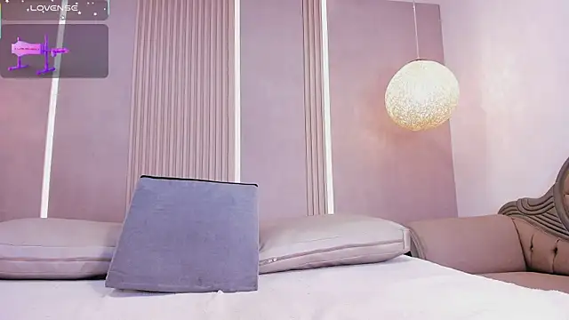 eva lain online show from 23, 4, 2026