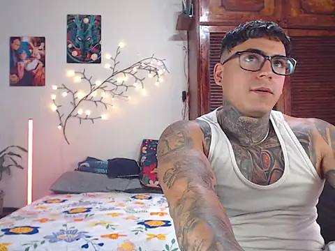 maxstrom111 online show from 29, 4, 2026