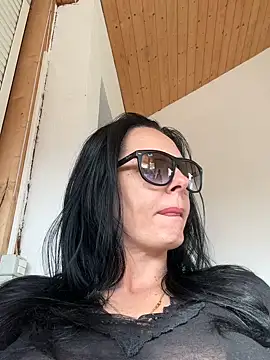 MiriamDelyn online show from 19, 4, 2026