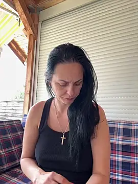 Snapshot of MiriamDelyn chatting on 2, 6, 2026 MiriamDelyn online show from 2, 6, 2026