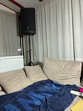 MiriamDelyn online show from 28, 7, 2026