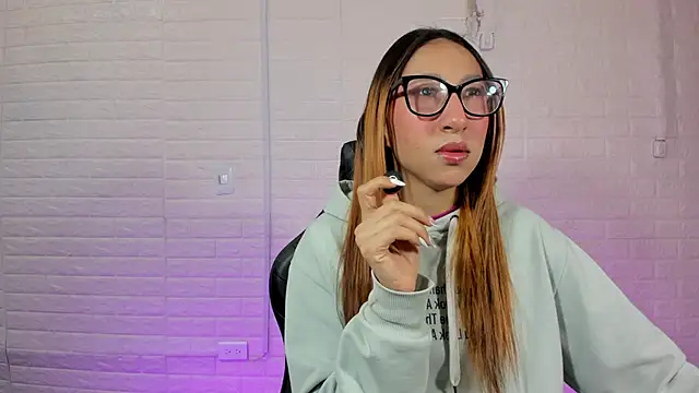 Sara Love 1 online show from 16, 4, 2026