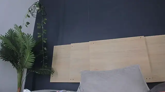 hermione brown online show from 28, 4, 2026