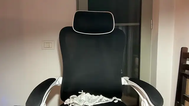 minniebunnyyy online show from 4, 3, 2026