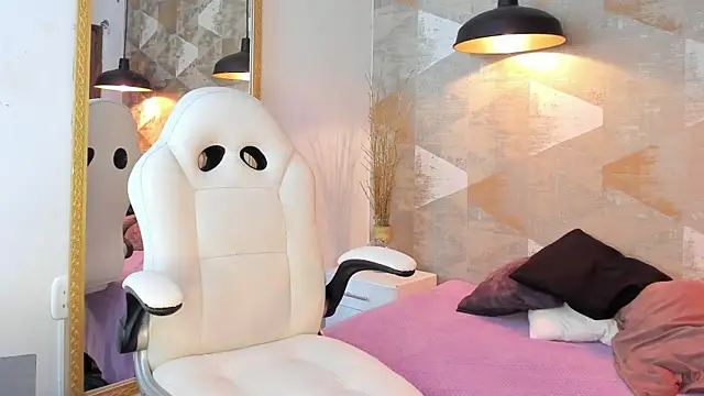 LalilaBrunettee online show from 23, 7, 2026
