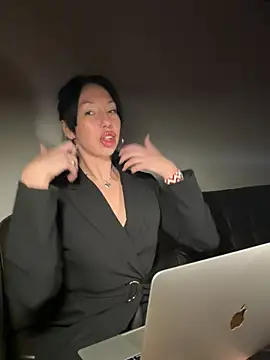 Snapshot of MissDeepVelur chatting on 13, 3, 2026 MissDeepVelur online show from 13, 3, 2026