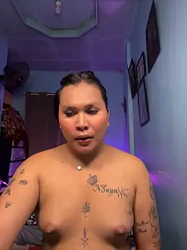 hollynicole online show from 23, 4, 2026