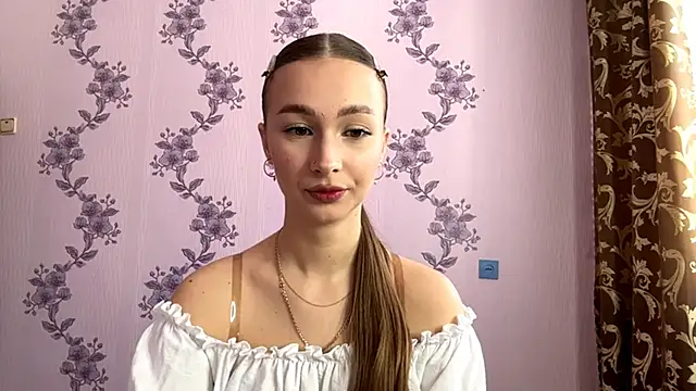 LacieHelaire online show from 5, 3, 2026