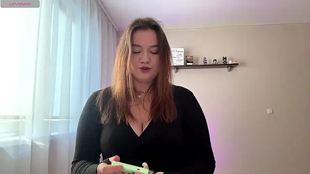 Snapshot of GuillerminaHotze chatting on 7, 3, 2026 GuillerminaHotze online show from 7, 3, 2026