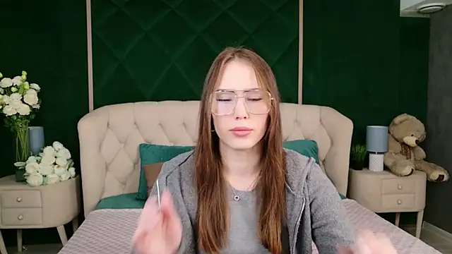 Arielle Vade online show from 22, 4, 2026