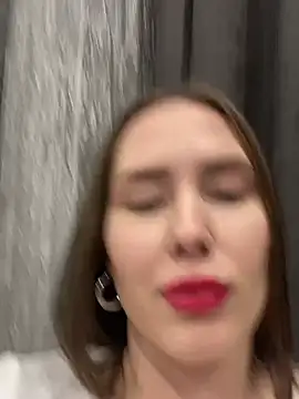 Arielle Vade online show from 28, 4, 2026
