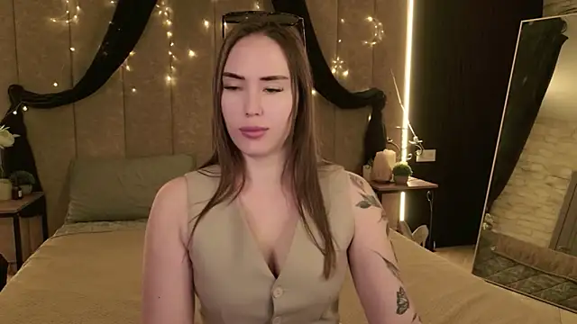 Arielle Vade online show from 6, 6, 2026