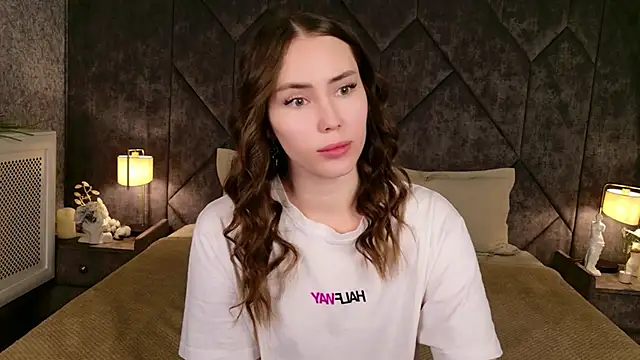 Arielle Vade online show from 28, 6, 2026