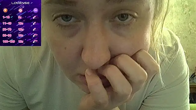 CurvyWild Lady30 online show from 22, 4, 2026