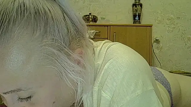 CurvyWild Lady30 online show from 8, 6, 2026