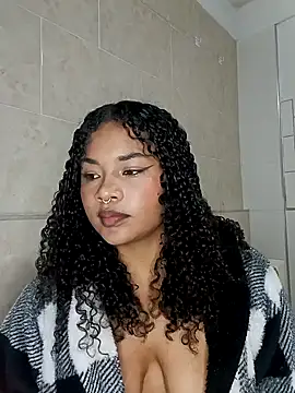 BrianaSweetxxx online show from 28, 4, 2026