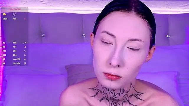 Snapshot of roxy_morrison_x chatting on 4, 5, 2026 roxy morrison x online show from 4, 5, 2026