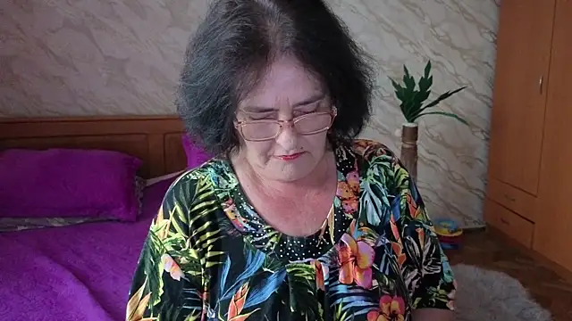 xMaryxAnne online show from 11, 6, 2026