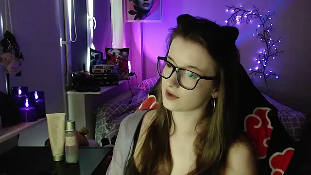 LunaXcherry online show from 30, 4, 2026