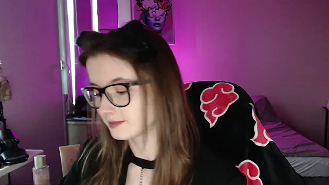 Snapshot of LunaXcherry chatting on 9, 6, 2026 LunaXcherry online show from 9, 6, 2026
