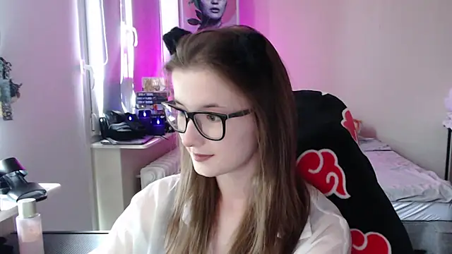 Snapshot of LunaXcherry chatting on 11, 6, 2026 LunaXcherry online show from 11, 6, 2026