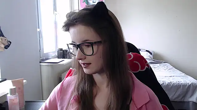 Snapshot of LunaXcherry chatting on 13, 6, 2026 LunaXcherry online show from 13, 6, 2026