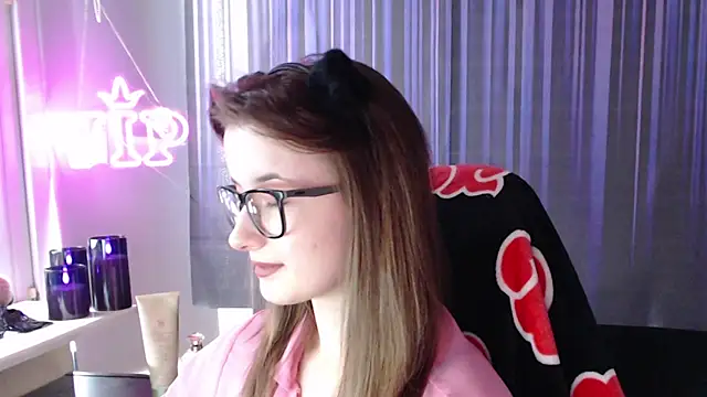 Snapshot of LunaXcherry chatting on 21, 6, 2026 LunaXcherry online show from 21, 6, 2026