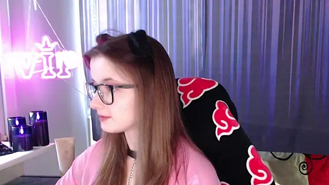Snapshot of LunaXcherry chatting on 22, 6, 2026 LunaXcherry online show from 22, 6, 2026