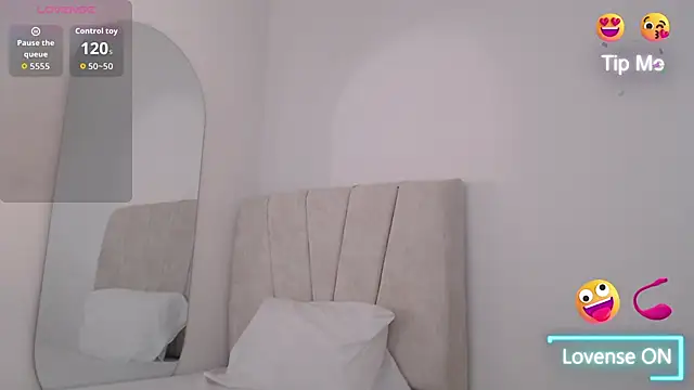 Lucia Lavelle online show from 7, 3, 2026