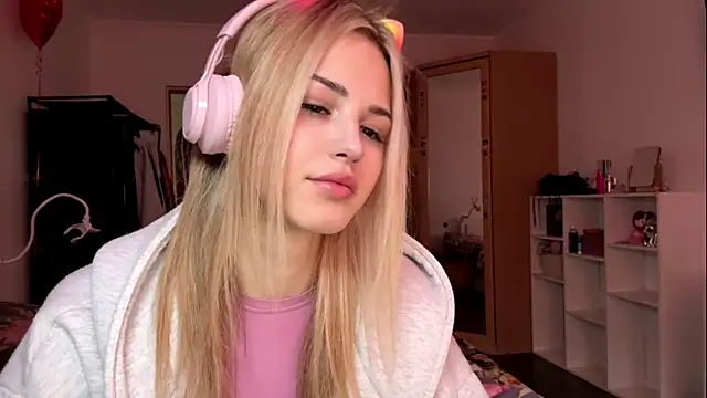 Snapshot of Evva_mayy chatting on 2, 3, 2026 Evva mayy online show from 2, 3, 2026