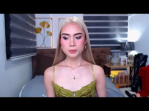 JuicyCockThea online show from 25, 4, 2026