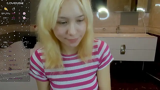 Snapshot of EmilyTrase chatting on 7, 3, 2026 EmilyTrase online show from 7, 3, 2026