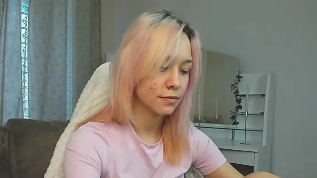 EmilyTrase online show from 22, 4, 2026