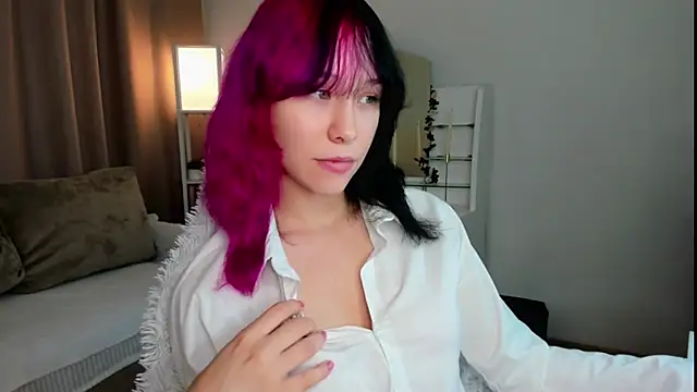 EmilyTrase online show from 30, 7, 2026