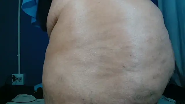 Sweet-Bella17 online show from 19, 4, 2026